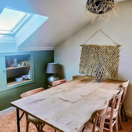 Dans Maison